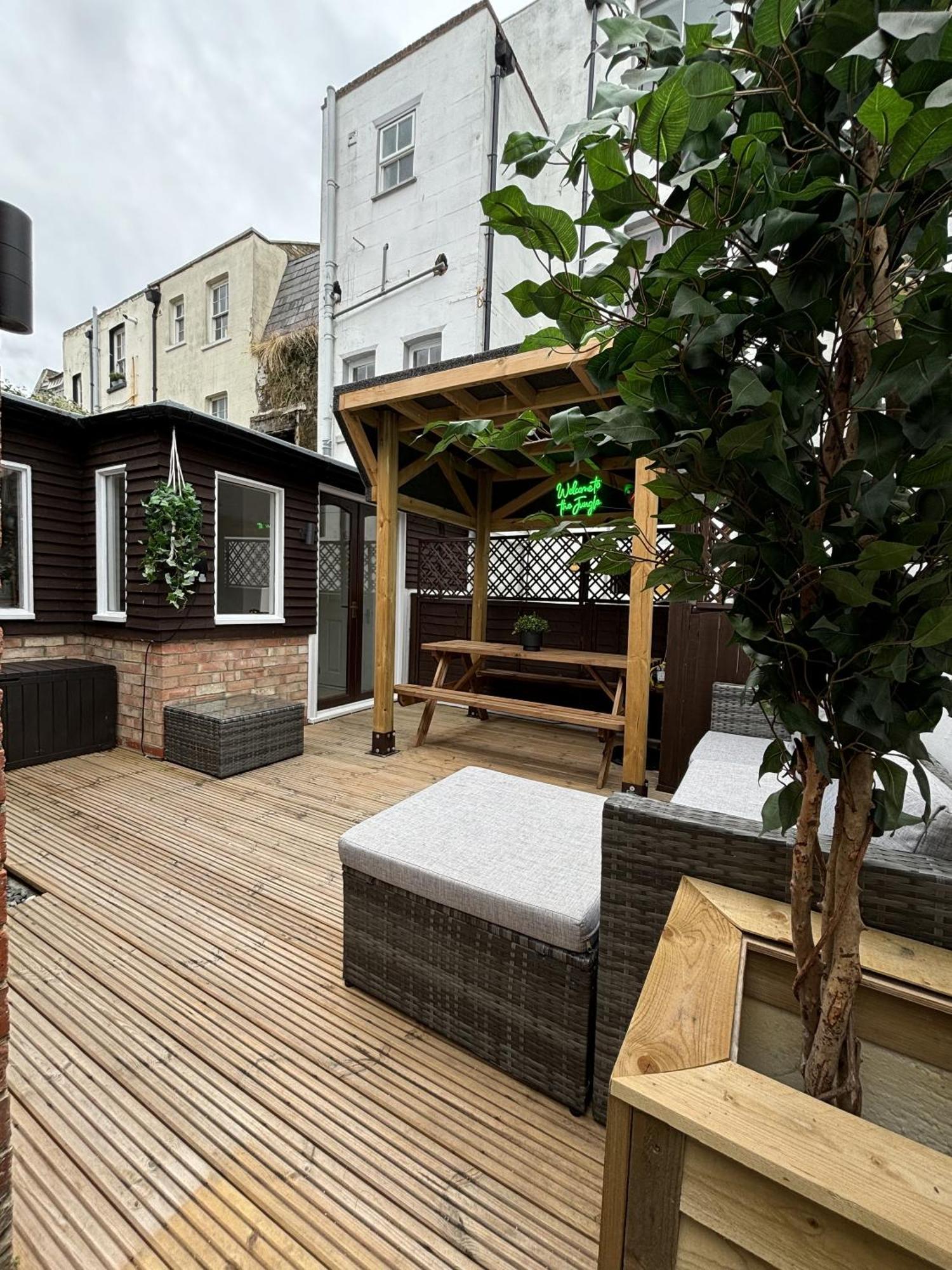 Coastal Comfort Seaside With Spacious Garden Lodge Margate